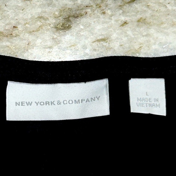 NWOT NY&C Black With Gold Front Zip Fit and Flare A-Line Knit Dress - Picture 6 of 6